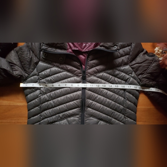 Bernardo Puffer Jacket  GREEN Hidden Hood Quilted Down Feather Coat Women's med - Picture 4 of 9